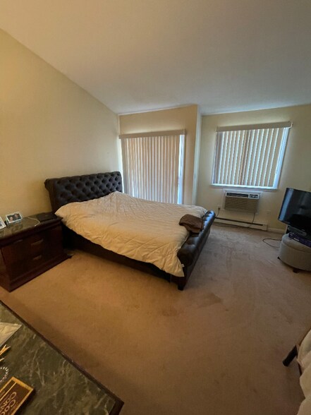 Building Photo - 110 Coalpit Hill Rd