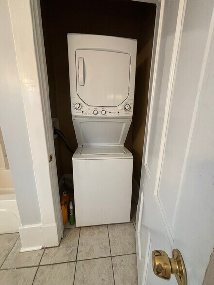 Washer and Dryer - 1902 Barnard St