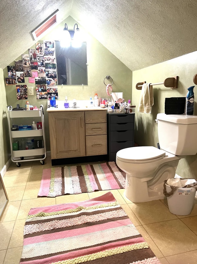 Building Photo - 933 S 4th St