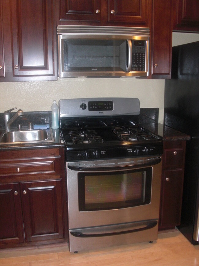 Building Photo - Cozy studio in The Venetian Community, a d...