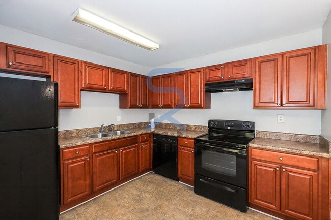 Building Photo - Move in before December 15th and get $100 OFF your rent for the first 3 months — PLUS a $250 Amaz...