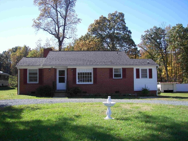 Primary Photo - ~~ Beautiful brick ranch in Western Alaman...