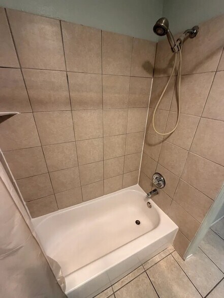 Building Photo - 13616 Dutch Myrtle