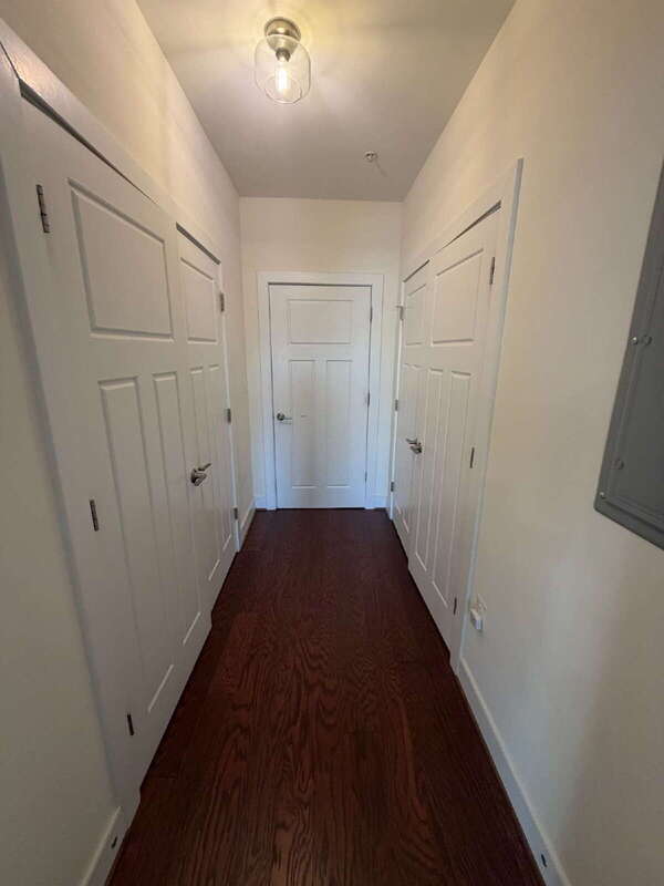 Building Photo - 1107 S Walter Reed Dr