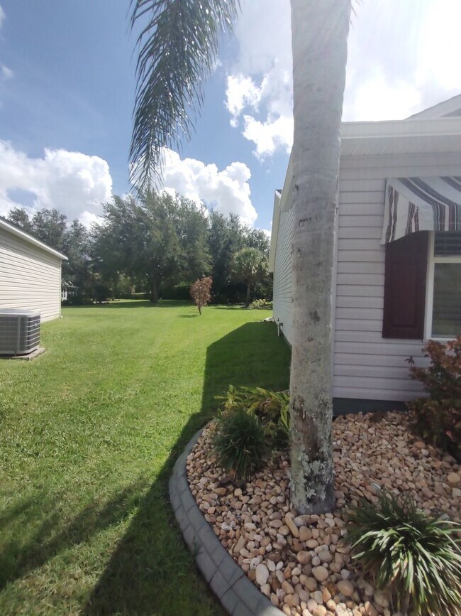 Building Photo - Furnish Single Family Home in The Villages
