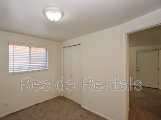 Building Photo - 654 1/2 East 800 North - 4