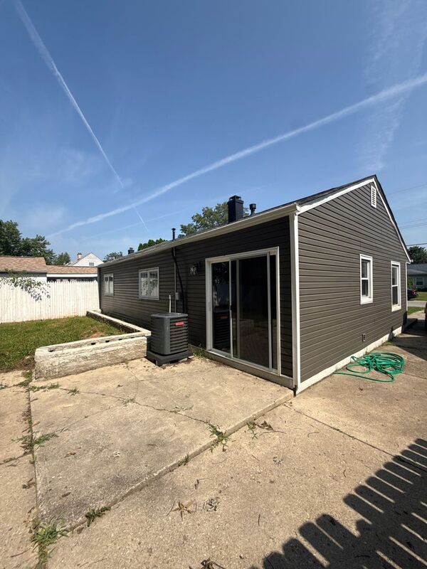 Building Photo - 1789 Ransburg Ave