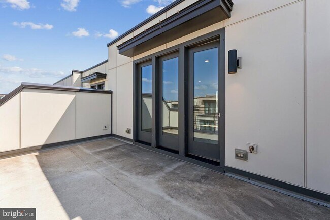 Building Photo - 4689 Charger Pl