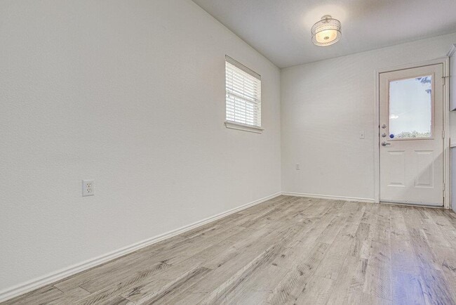 Building Photo - 8417 Twiggy Ln