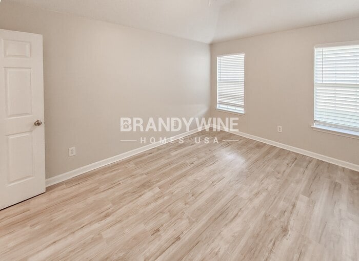 Building Photo - 4890 Phipps Dr