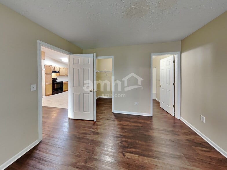 Building Photo - 1567 Wildbrook Ct