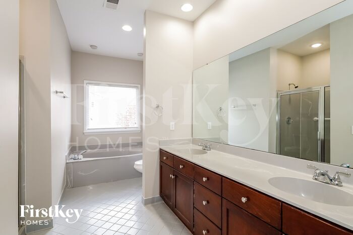 Building Photo - 6217 Tuskan Dr