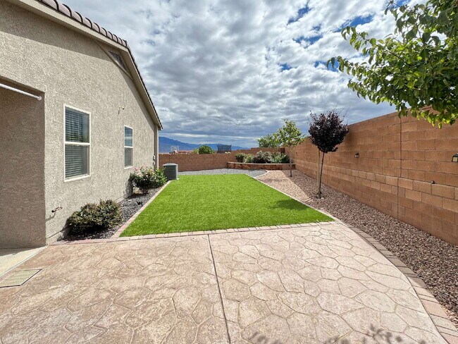 Building Photo - New 4 BR Home in Great Neighborhood!