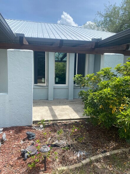 Building Photo - 13231 Windcrest Dr