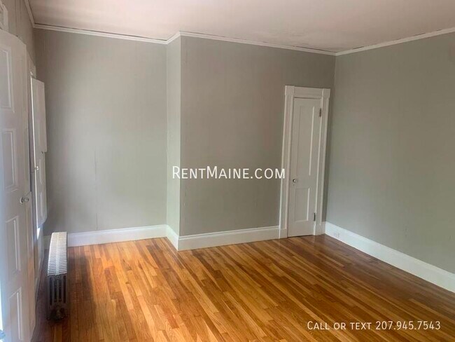 Building Photo - 13 Hudson St