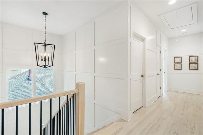 Building Photo - 538 Park Dr NE