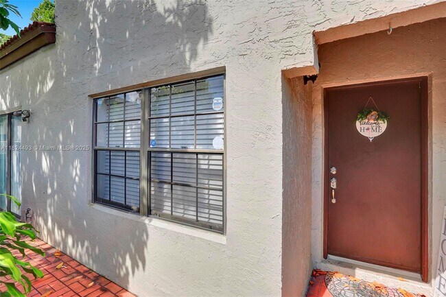 Building Photo - 10540 SW 154th Ct