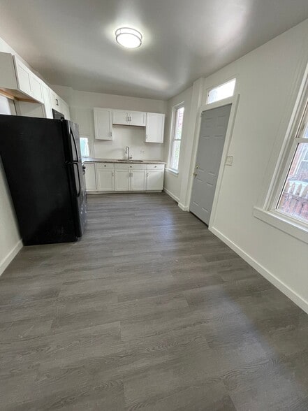 Building Photo - 289 Union St