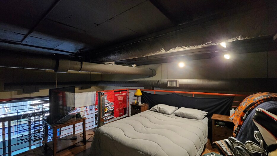 Building Photo - 211 E Ohio St