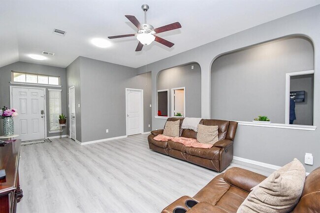 Building Photo - 16923 Iver Ironwood Trl