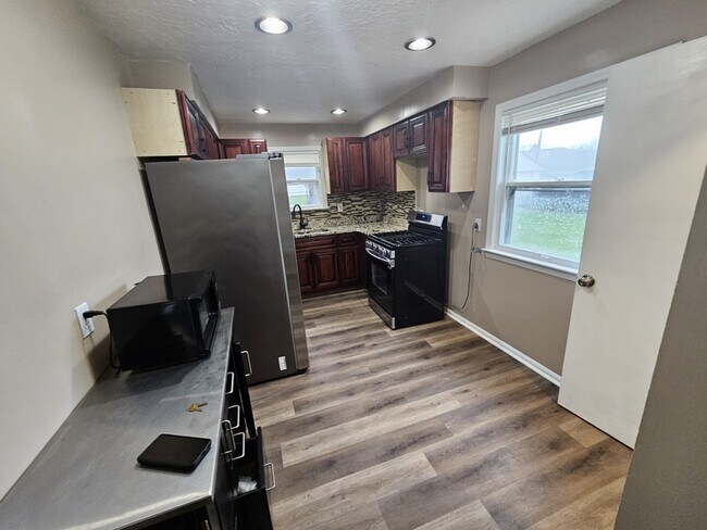 Building Photo - 24630 Alberton Rd