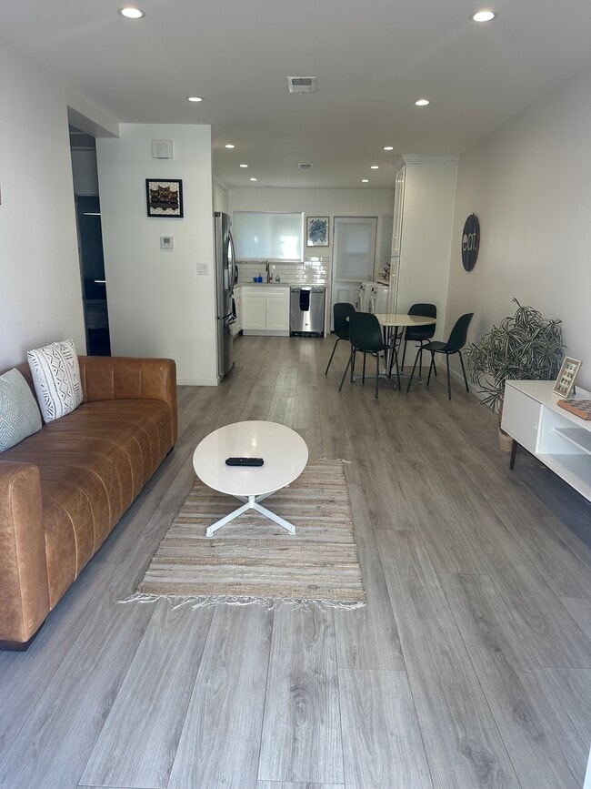 Building Photo - 2449 Florencita Dr W