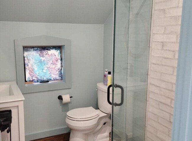 Building Photo - 44 W Shore Rd