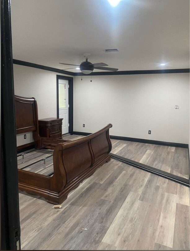 Building Photo - 1122 N Powers Dr