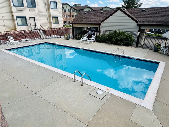 Building Photo - 6380 S Boston St