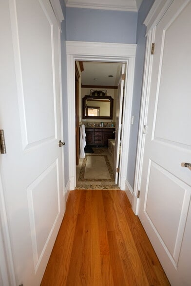 Building Photo - 127 Nonantum St