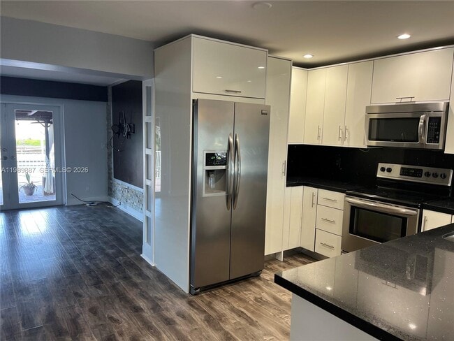 Building Photo - 2713 Sherman St