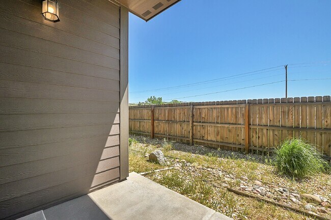 Building Photo - $2,895.00 - 4 Bedrooms, 2 Bathroom, Single...