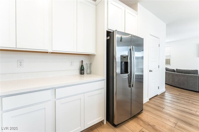 Building Photo - 2960 Gaffer Film St