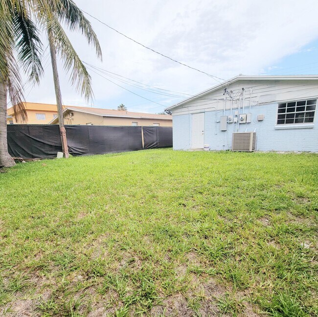 Building Photo - 2021 NW 64th Ave
