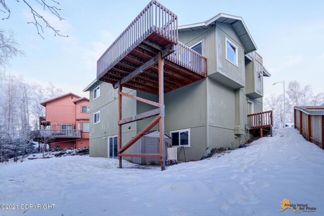 Building Photo - BEAUTIFUL, FULLY UPDATED SINGLE FAMILY HOM...