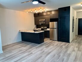 Building Photo - 2549 Saint Peter St