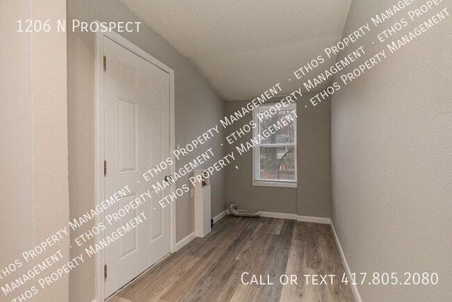 Building Photo - 1206 N Prospect-