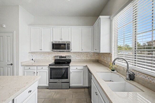 Building Photo - 2540 N 149th Ave