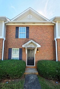 Building Photo - 17 Middlebrook Dr