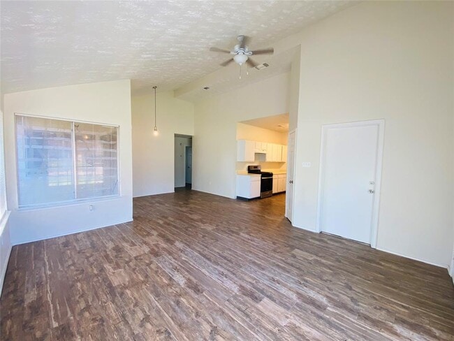 Building Photo - 11018 Almond Grove