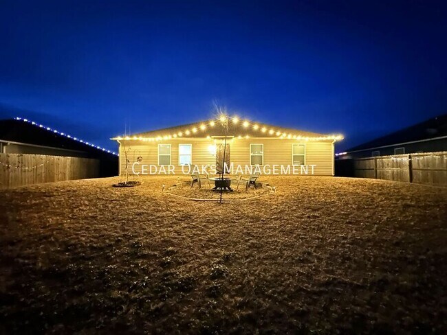 Building Photo - 2389 Wyandotte Ave