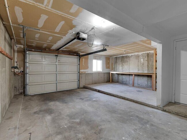 Building Photo - 3145 S 9200 W