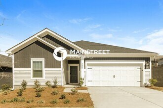 Building Photo - 3 Bedroom Pet-Friendly Home in Charlotte, NC with Main Street Renewal