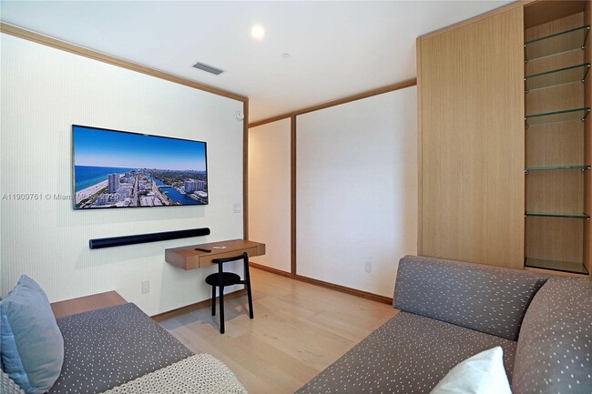 Building Photo - 4401 Collins Ave