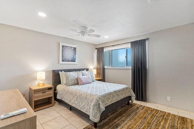 Building Photo - Full Ocean View, Fully Furnished Condo |Across from Surf Beach|Pool |Renovated |Heart of Kihei