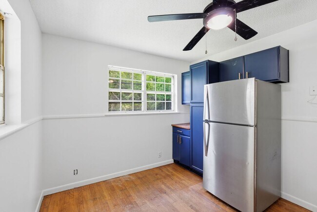 Building Photo - In the Heart of Hixson! 3 beds, 2 baths, Recent Updates! Housing Voucher Accepted.