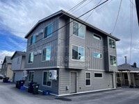 Building Photo - 728 NW Newport Ave