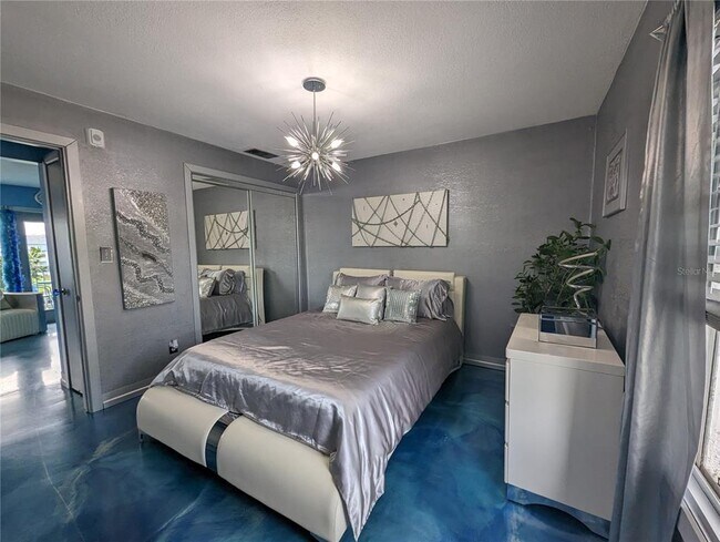 Building Photo - 5011 Starfish Dr SE