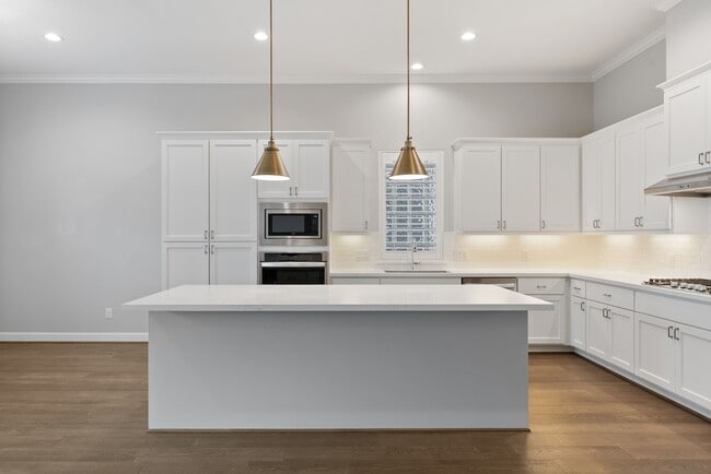 Building Photo - 114 Magnolia Grn St