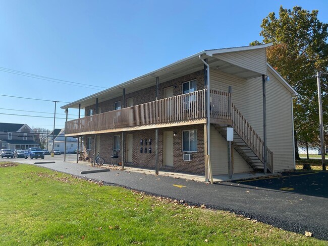 Building Photo - 319 Frazer St
